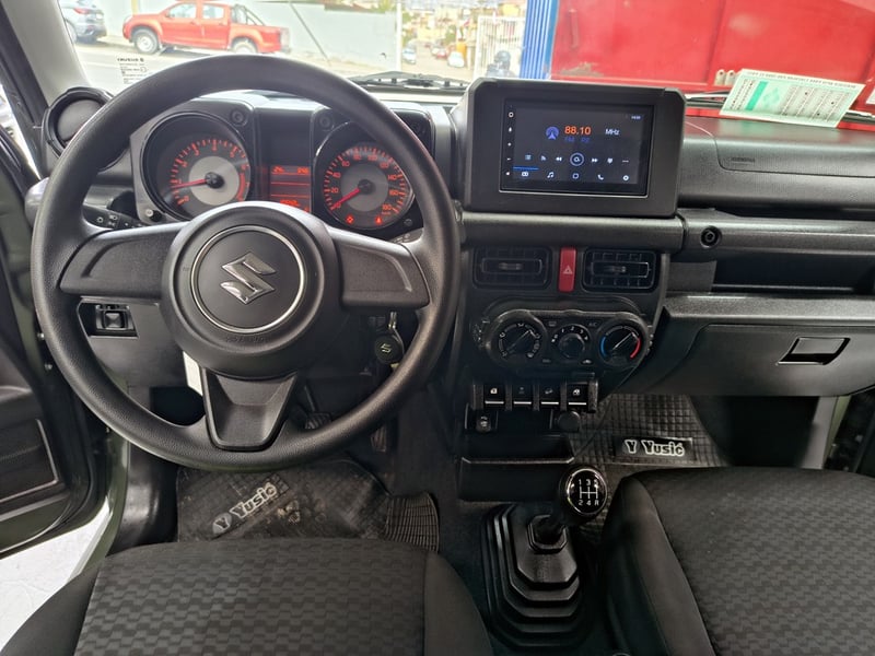 Suzuki JIMNY GL 1.5 2023 - Imagen 16 de 18