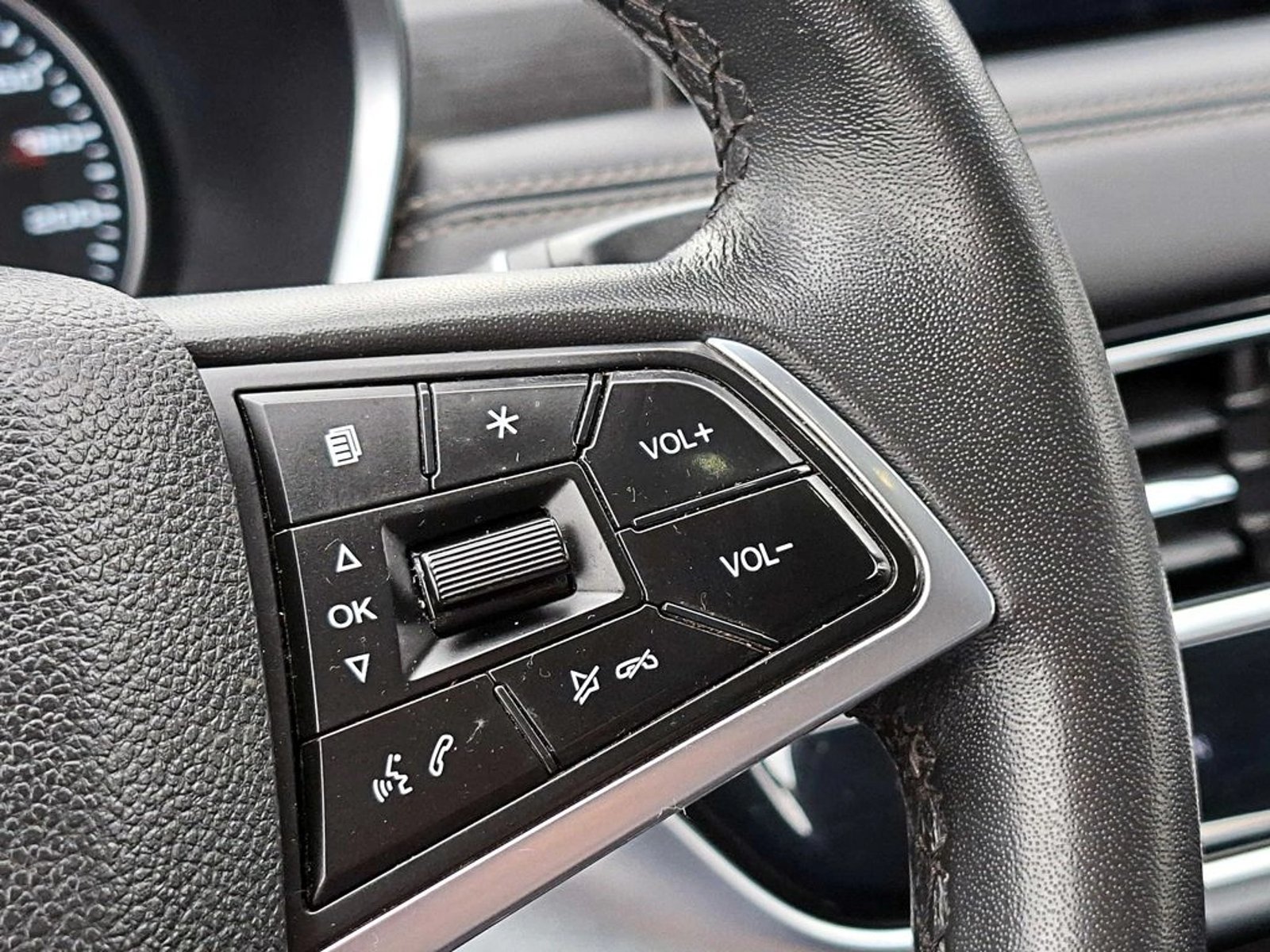 JAC JS8 1.5 LUXURY MT 2023 - Imagen 16 de 18
