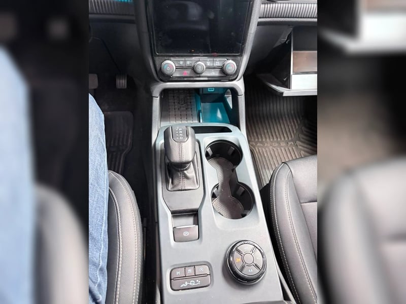 Ford RANGER 3.0 LIMITED AT 4X4 DIESEL 2024 - Imagen 6 de 8