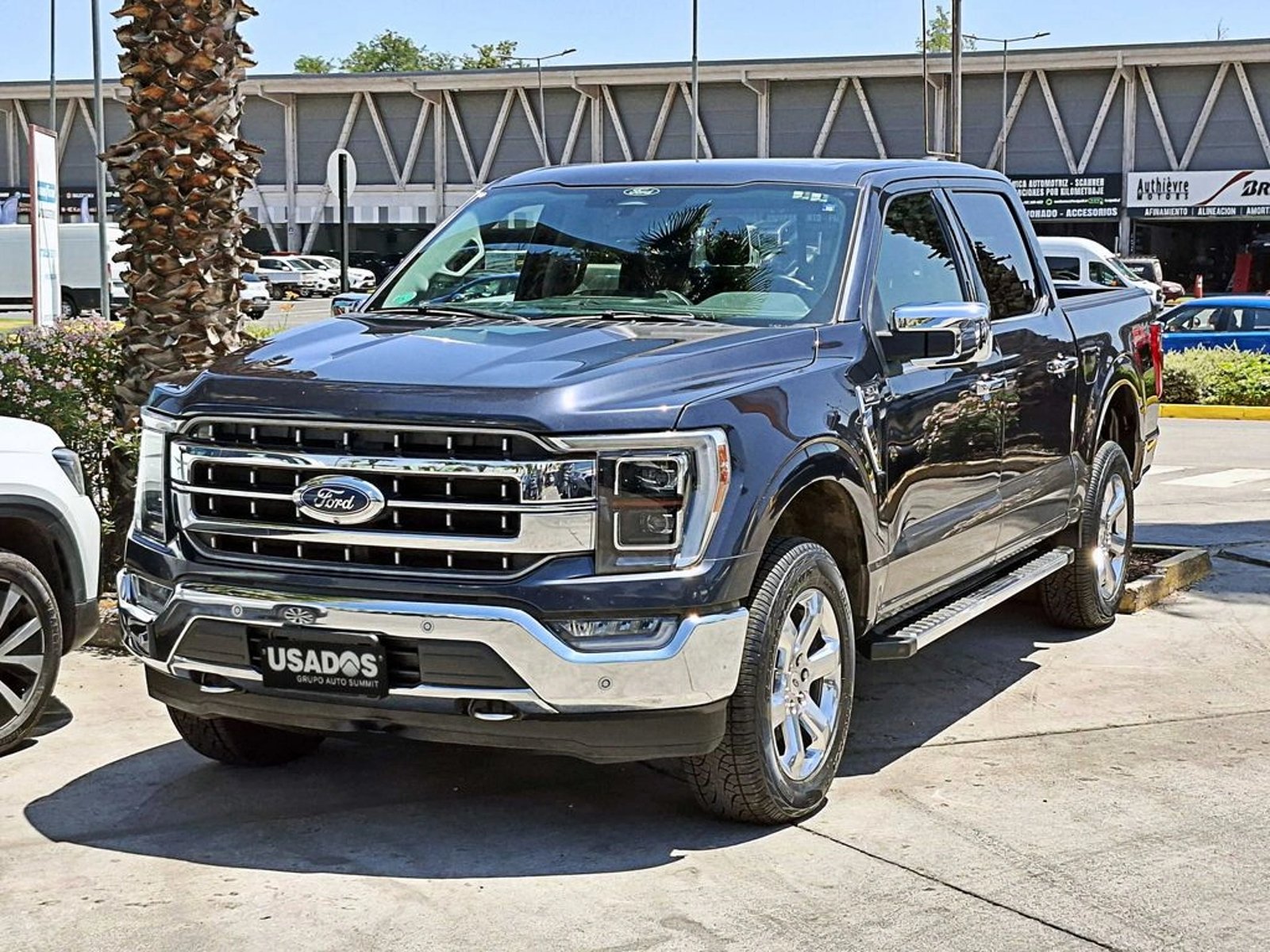 Ford F-150 LARIAT LUXURY 4X4 5.0 AT 2023 - Foto 2 de 17