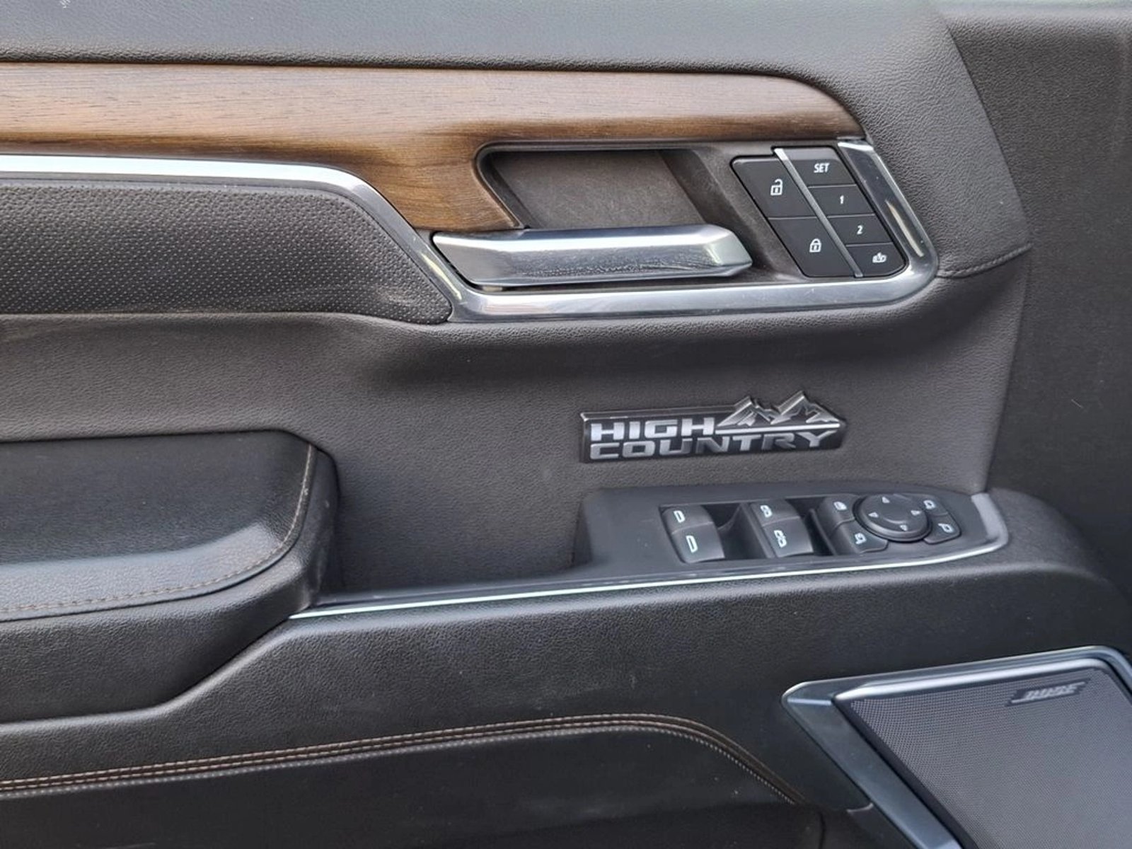 Chevrolet SILVERADO 3.0 CC HC AT 4X4 2024 - Imagen 13 de 20