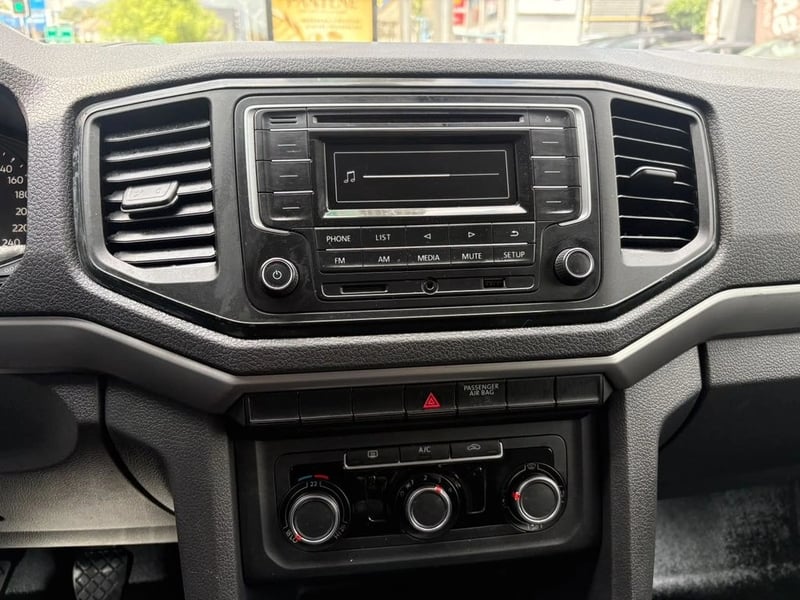Volkswagen AMAROK 2.0 TRENDLINE DIESEL DOB. CAB. 2WD MT 4P 2020 - Imagen 10 de 12