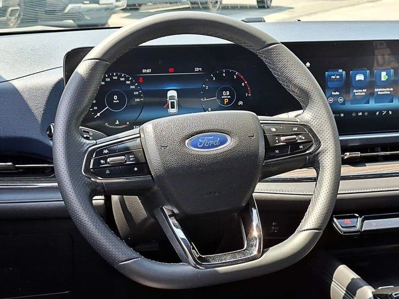 Ford TERRITORY TITANIUM 4X2 1.5 AT 2025 - Imagen 13 de 18