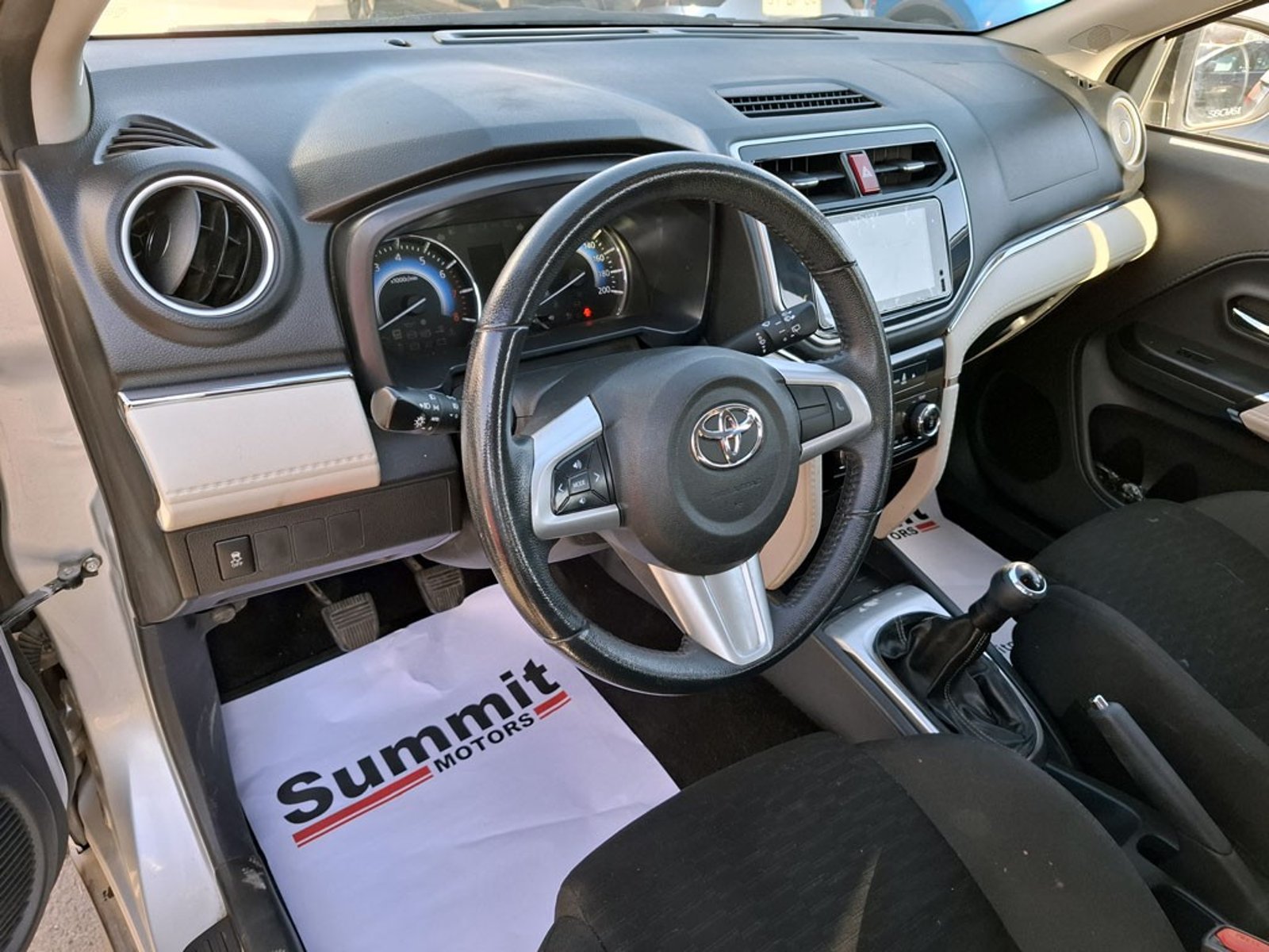 TOYOTA RUSH 1.5 XLI 4X2 MT 5P 2022 - Imagen 12 de 20