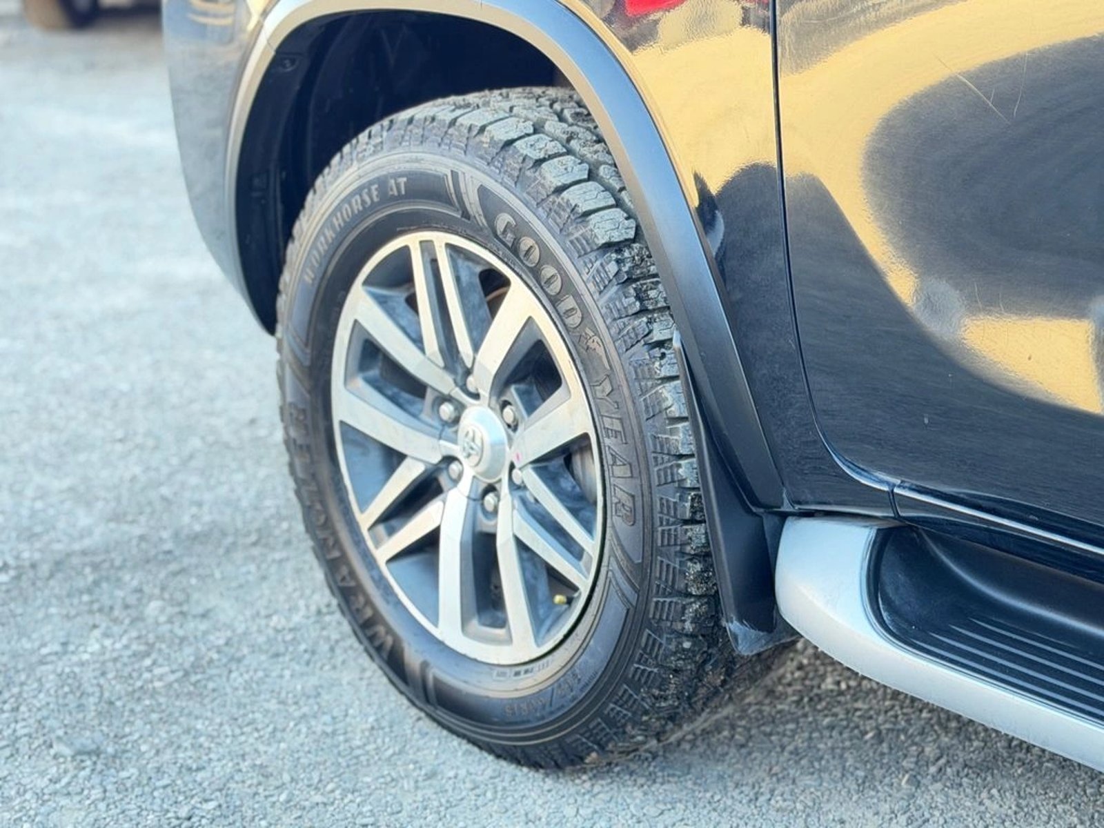 Toyota FORTUNER FORTUNER SRX 2018 - Imagen 8 de 11