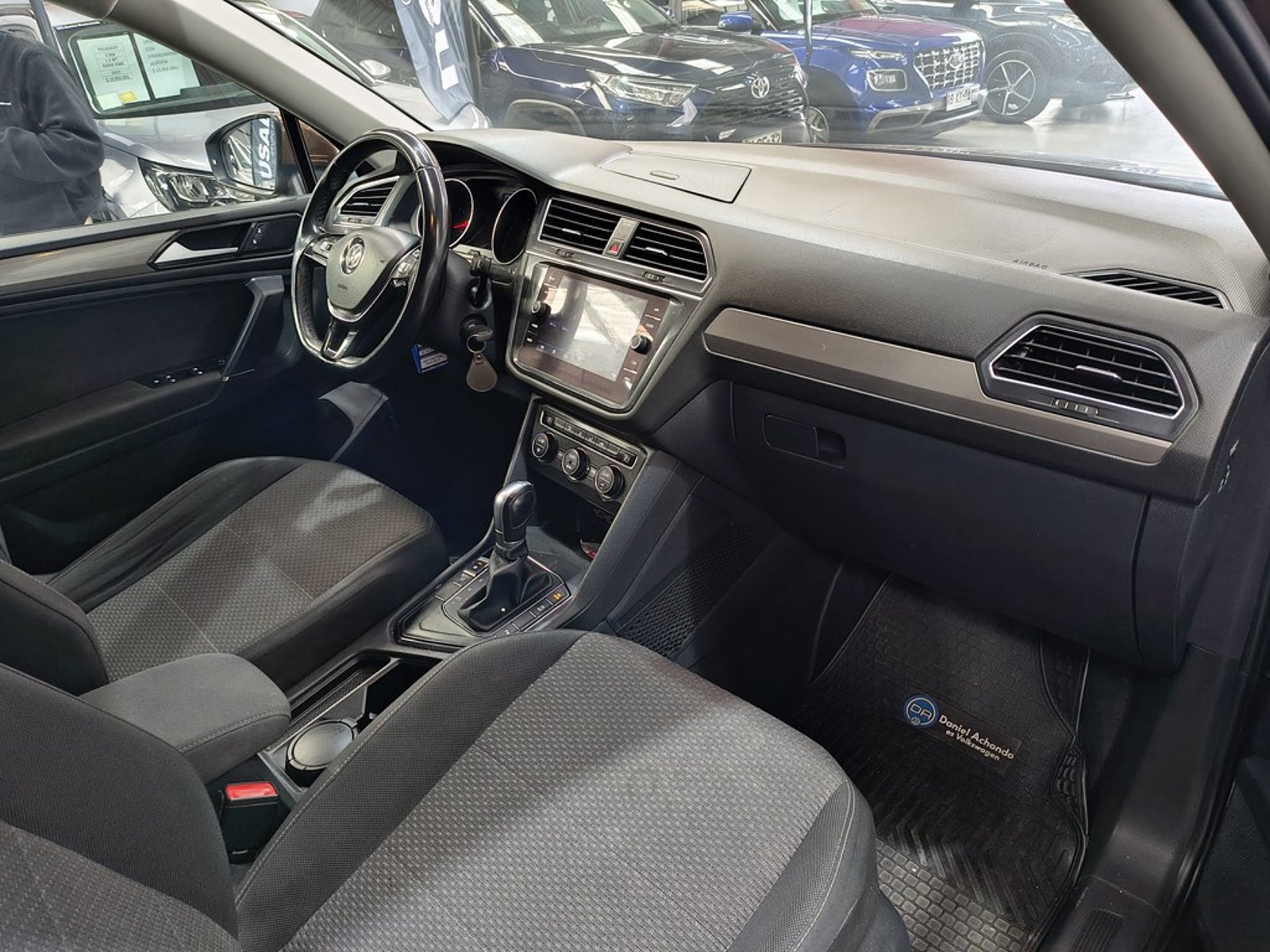 VOLKSWAGEN TIGUAN 1.4 TSI TRENDLINE 2018 - Imagen 20 de 20