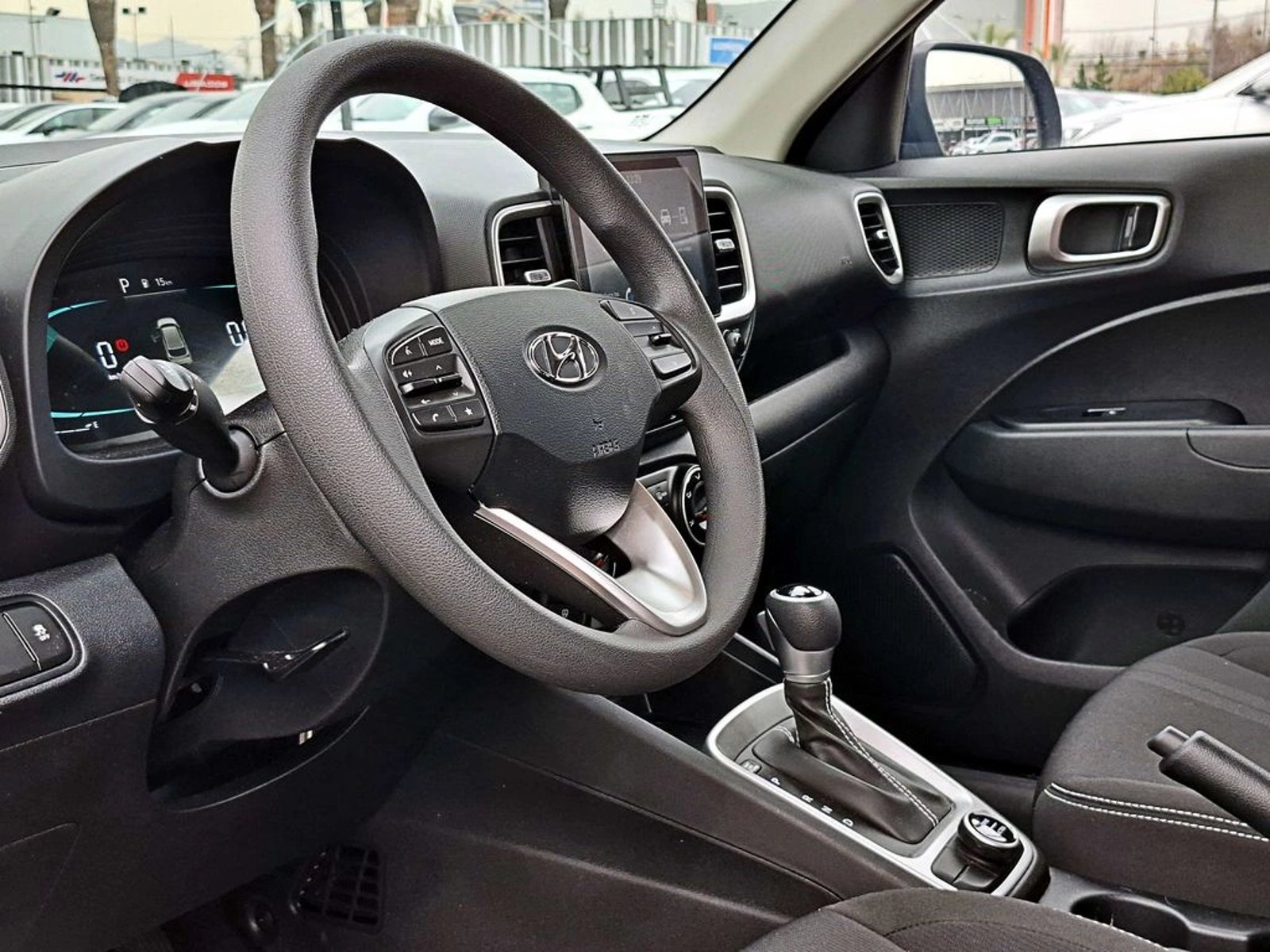 Hyundai VENUE 1.6 QX PLUS AUT 2025 - Imagen 7 de 11