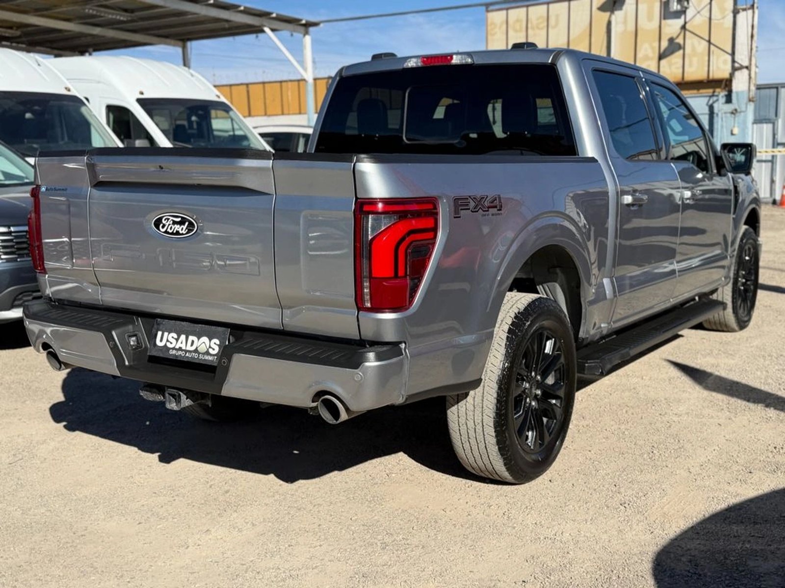 Ford F-150 5.0 LARIAT BLACK CC 4X4 DOB. CAB. AT 4P 2025 - Imagen 6 de 20