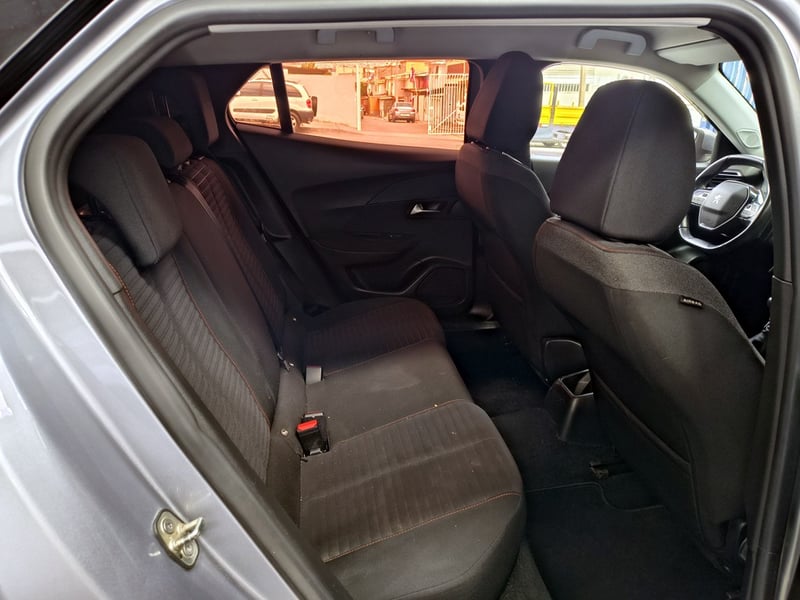 Peugeot 2008 1.5 SIGNATURE BLUEHDI 2021 - Imagen 19 de 20