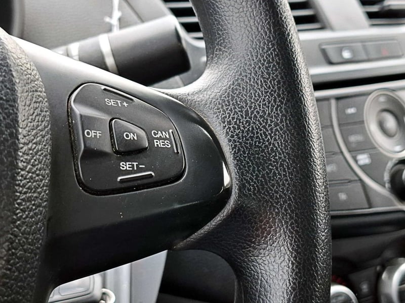 Mazda BT-50 2.2  MT 4X2 DIESEL 2019 - Imagen 9 de 12