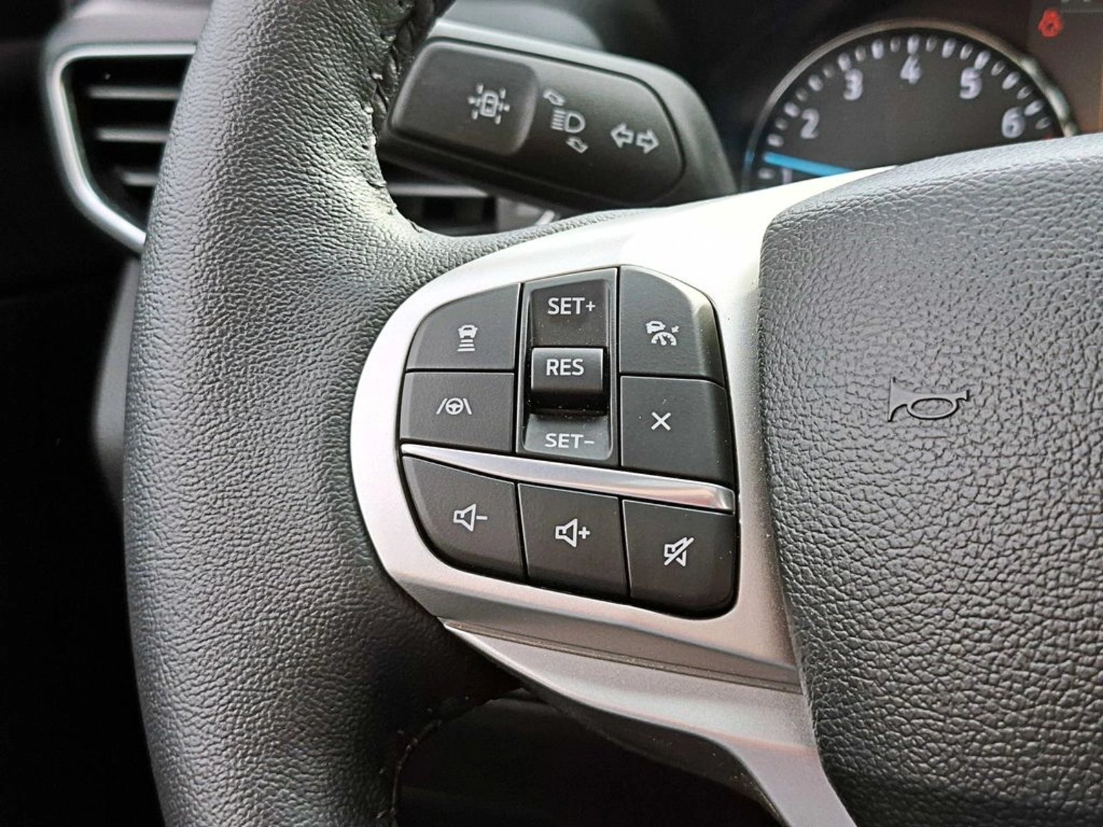 FORD EXPLORER 2.3 XLT AT 2024 - Imagen 13 de 16