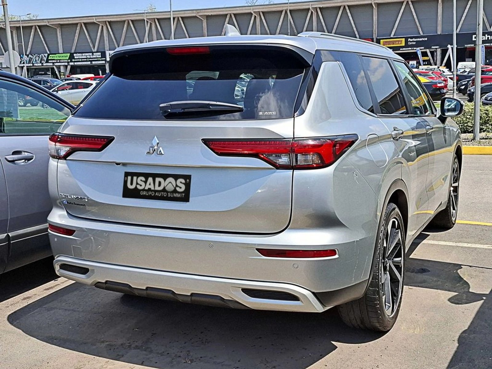 Mitsubishi OUTLANDER 2.5 GLS AT 4X4 2023 - Foto 5 de 17