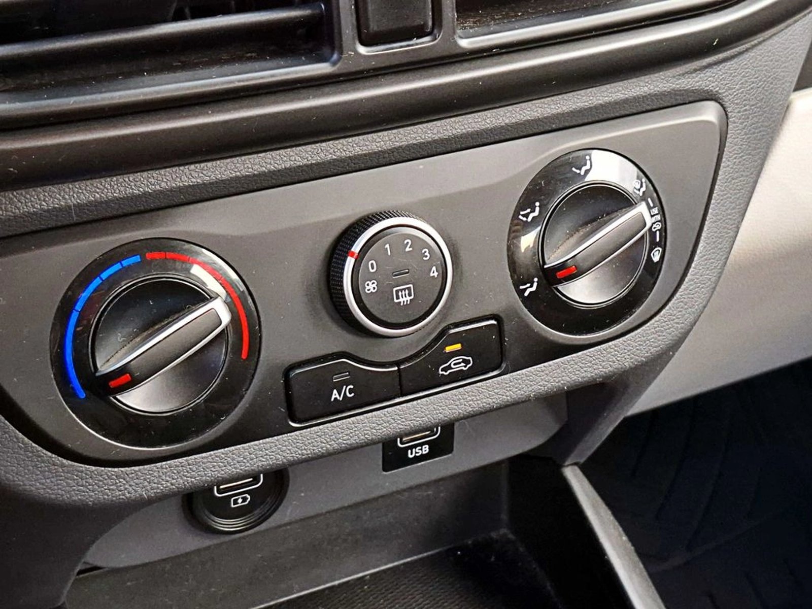 Hyundai GRAND I10 1.2 PLUS 4X2 SDN MT 4P 2022 - Imagen 17 de 18