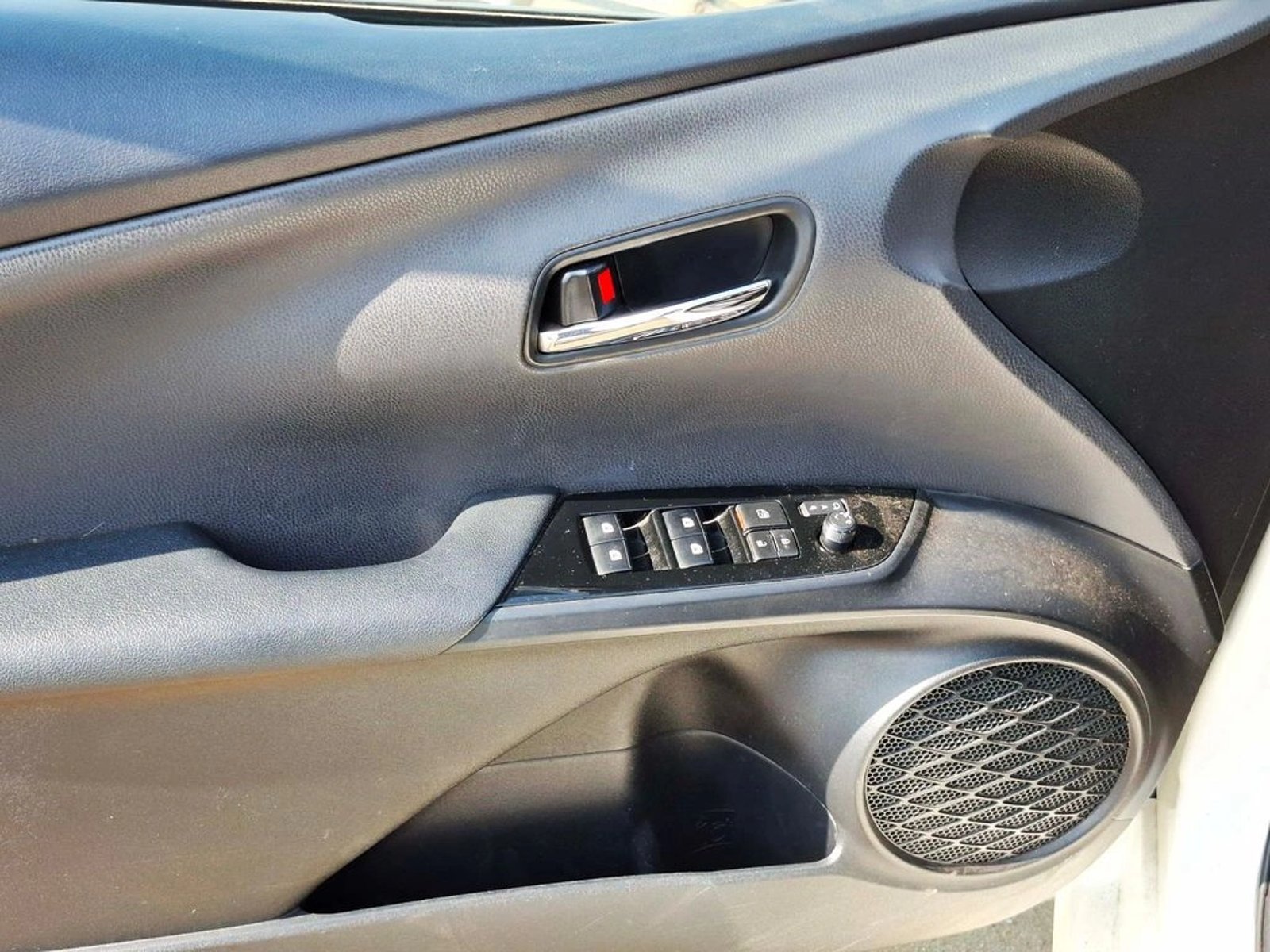 Toyota PRIUS 1.5 HIBRIDO AUT 2018 - Imagen 13 de 20