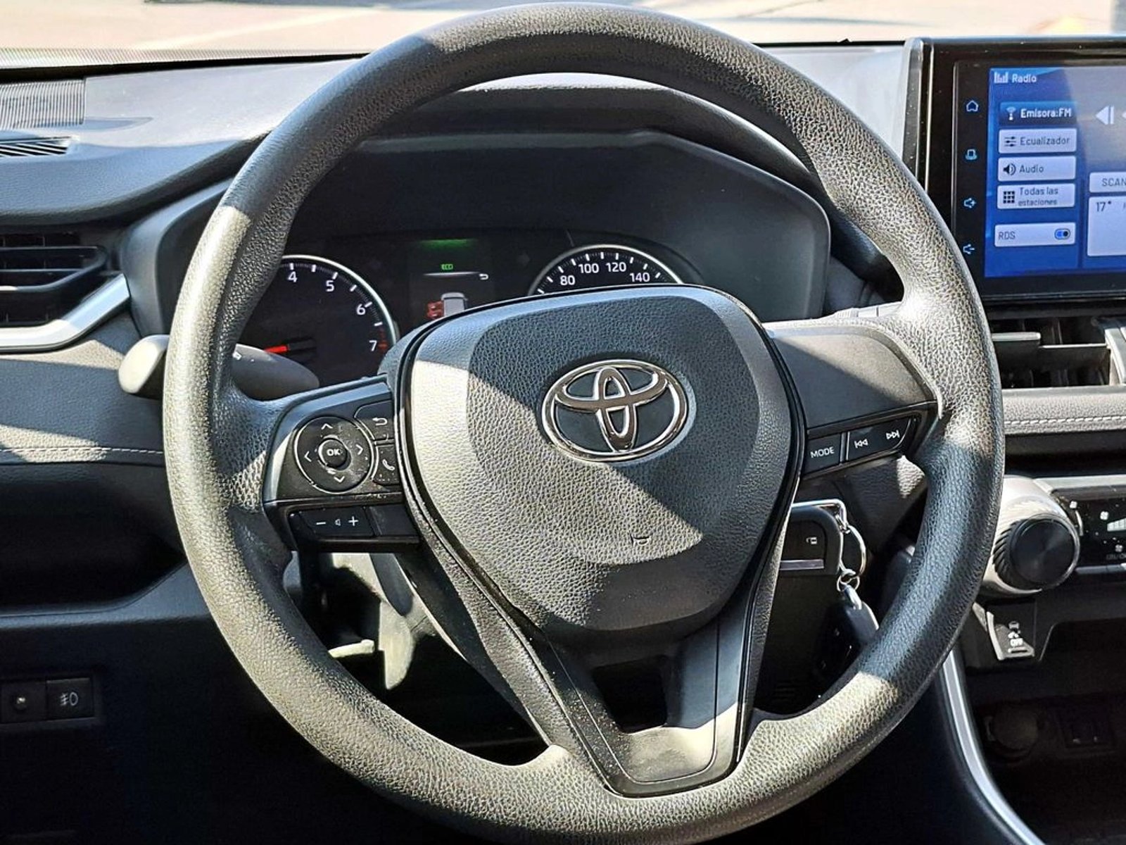 Toyota RAV4 LE 2.0 AUT 2022 - Imagen 12 de 17
