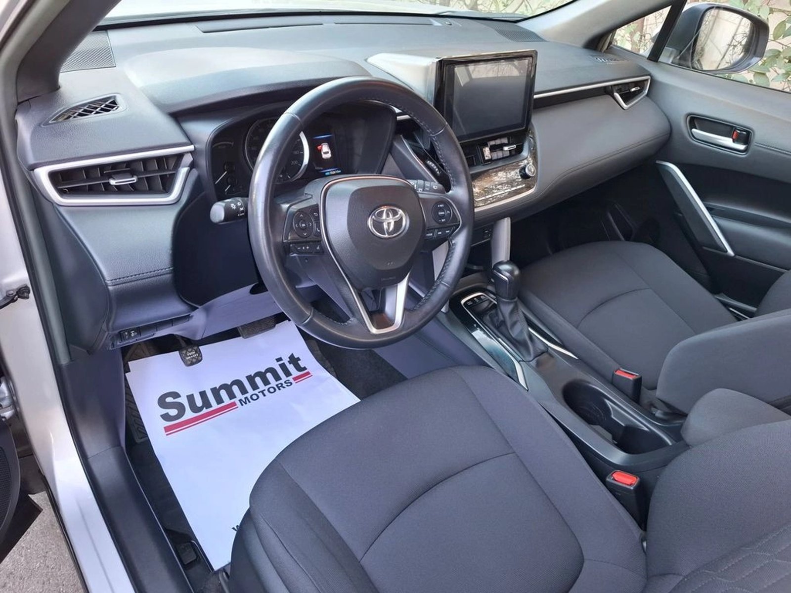Toyota COROLLA CROSS HYBRID 1.5 MT 2023 - Imagen 12 de 20