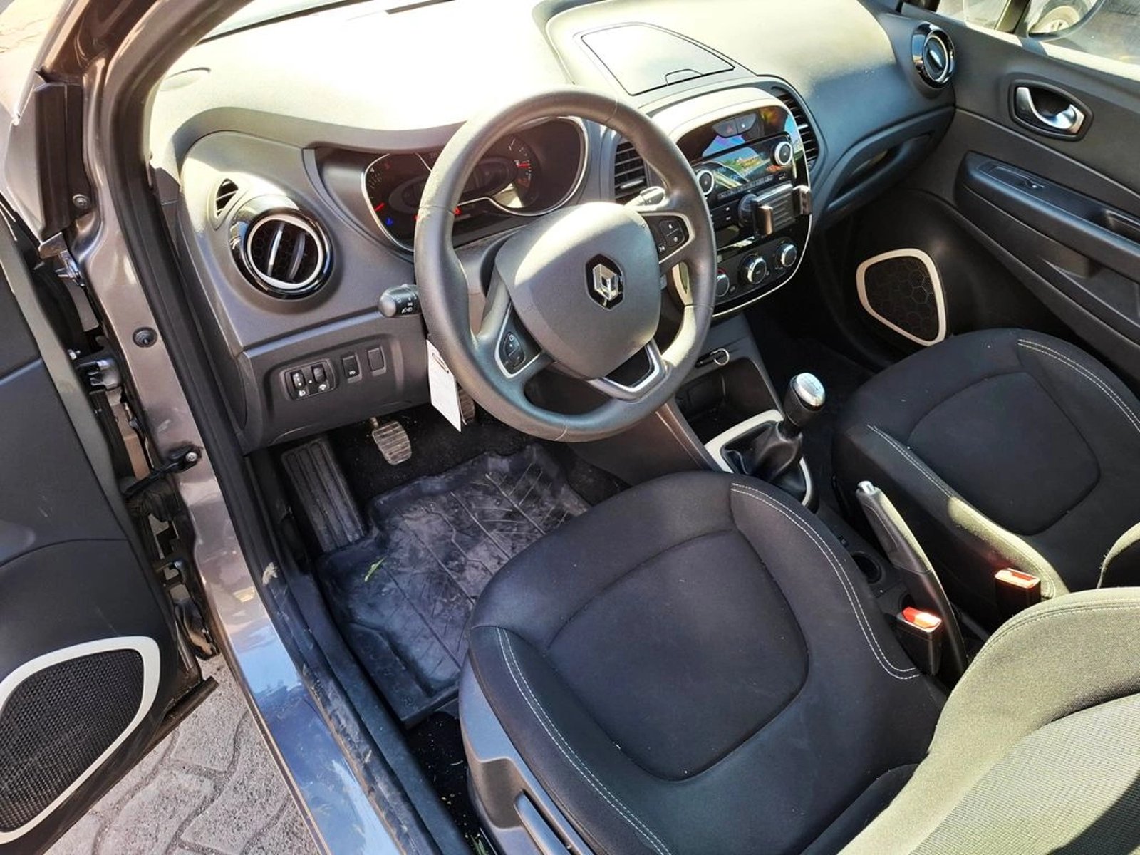 RENAULT CAPTUR CAPTUR LIFE 1.5 MT DIESEL 2021 - Imagen 14 de 20