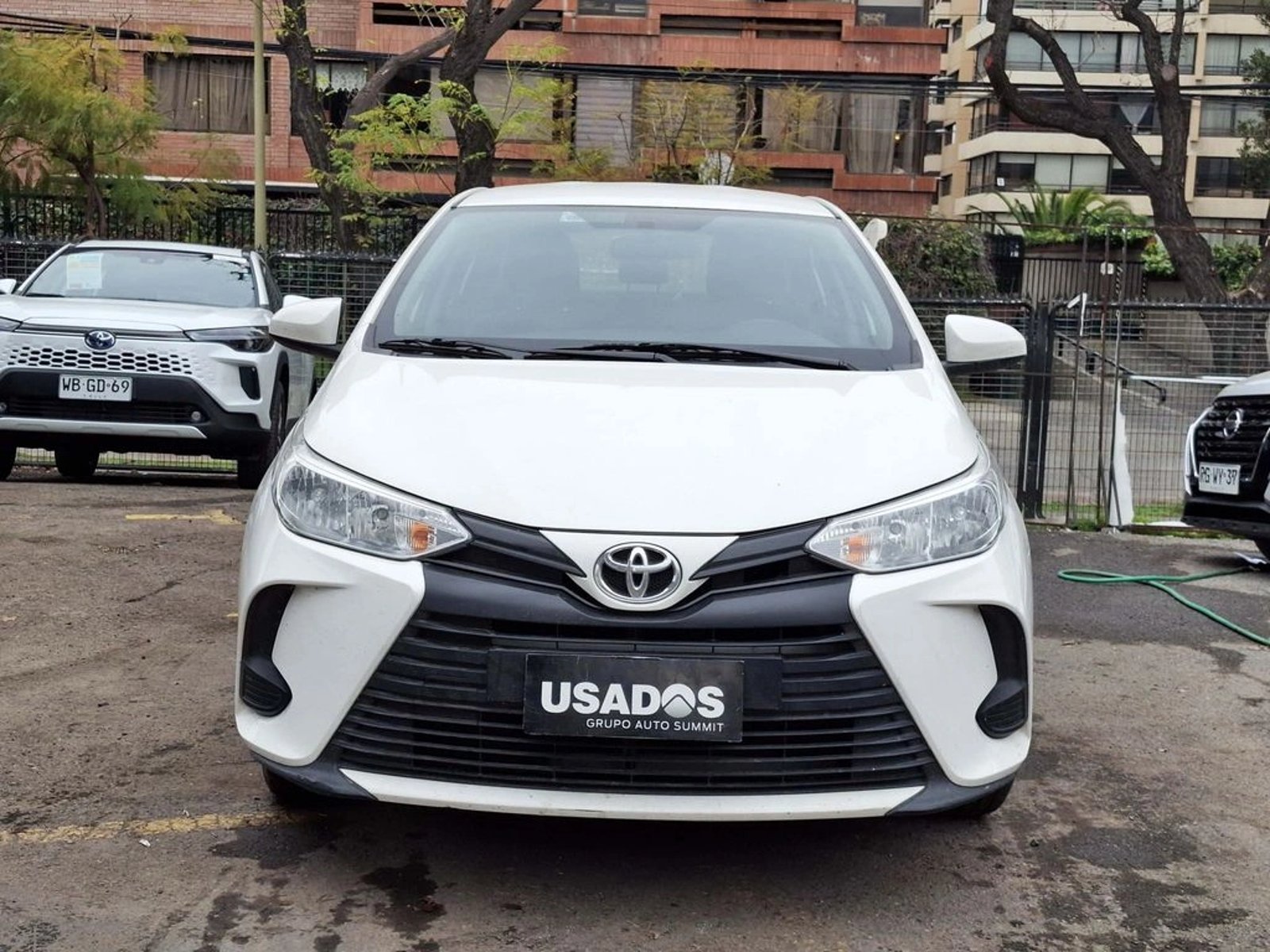 Toyota YARIS SEDAN 1.5 2022 - Foto 2 de 20