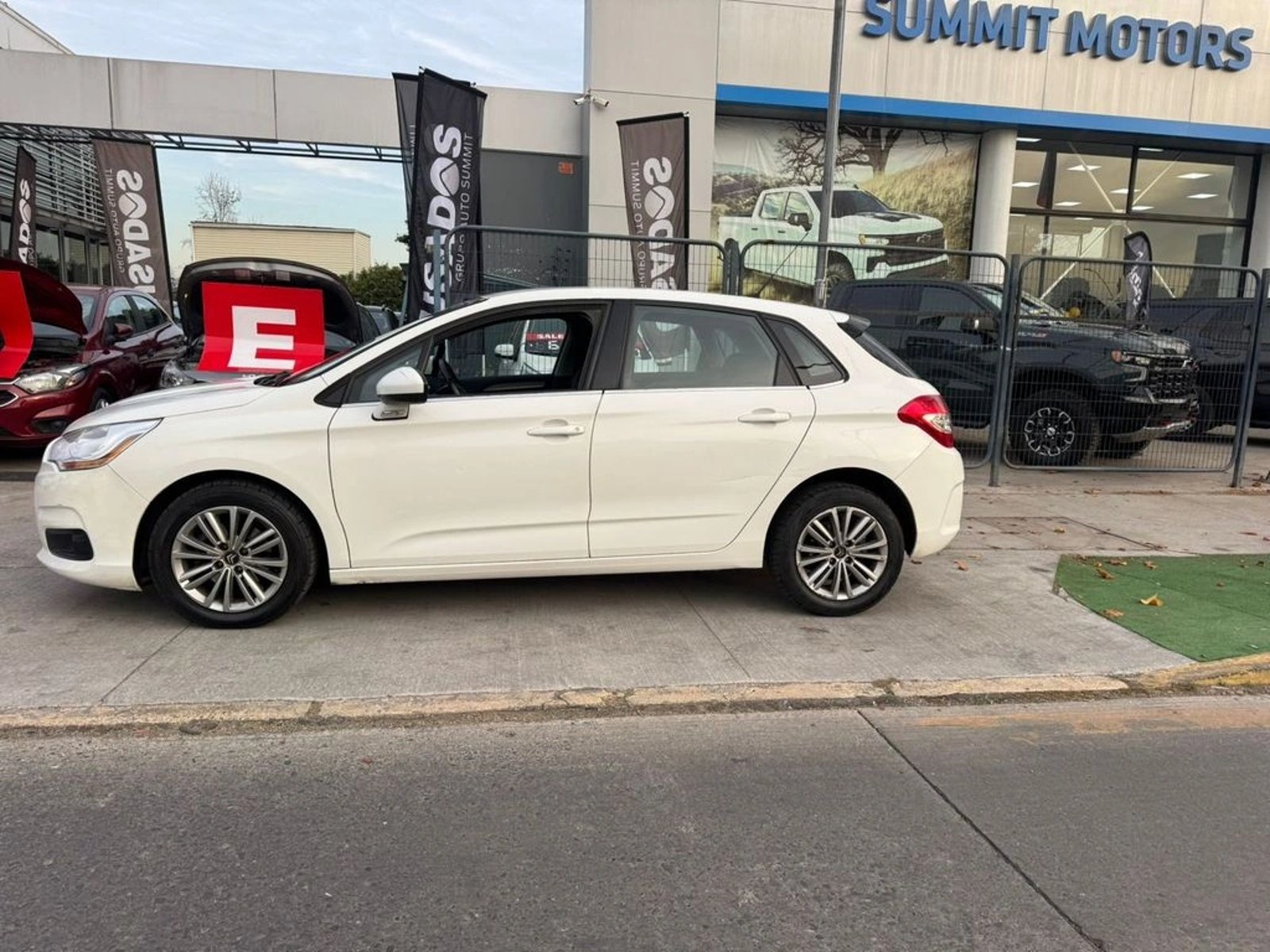 Citroën C4 1.6 VTI SEDUCTION 4X2 MT 5P 2013 - Foto 3 de 11
