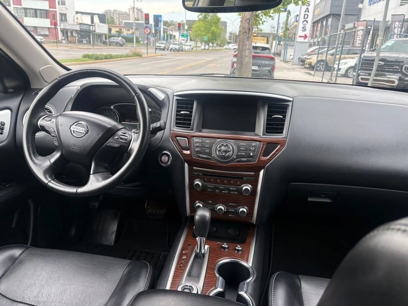 Nissan PATHFINDER 3.5 EXCLUSI CVT AT 4X4 2019 - Imagen 8 de 11