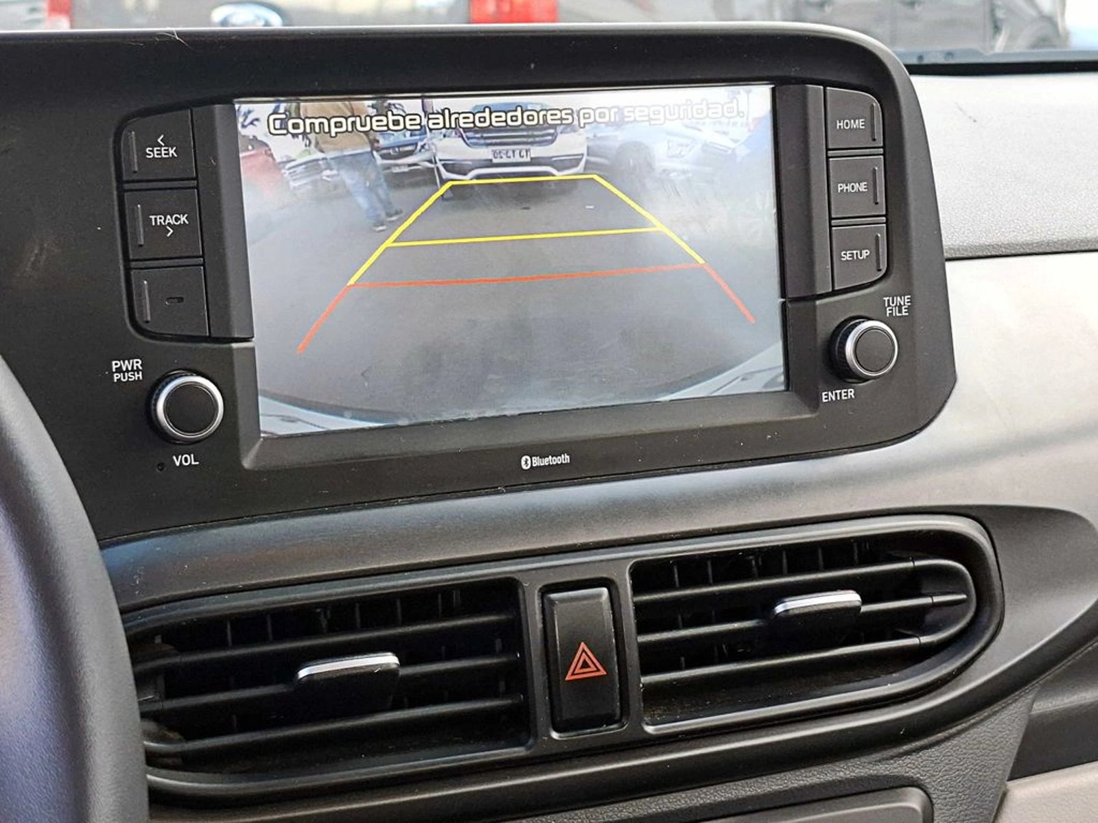 Hyundai GRAND I10 1.2 PLUS 4X2 SDN MT 4P 2022 - Imagen 16 de 18