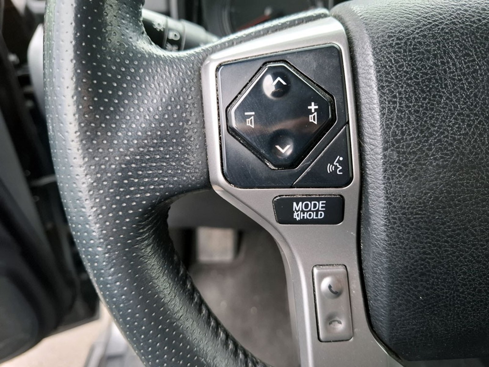 TOYOTA 4RUNNER SR5 4.0 AUT 2021 - Imagen 14 de 20