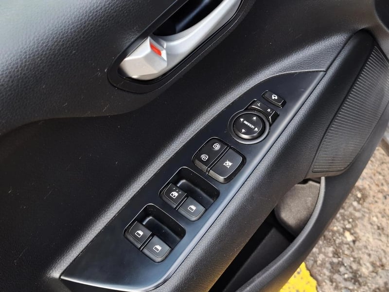 Kia RIO 5 1.4 2021 - Imagen 10 de 20