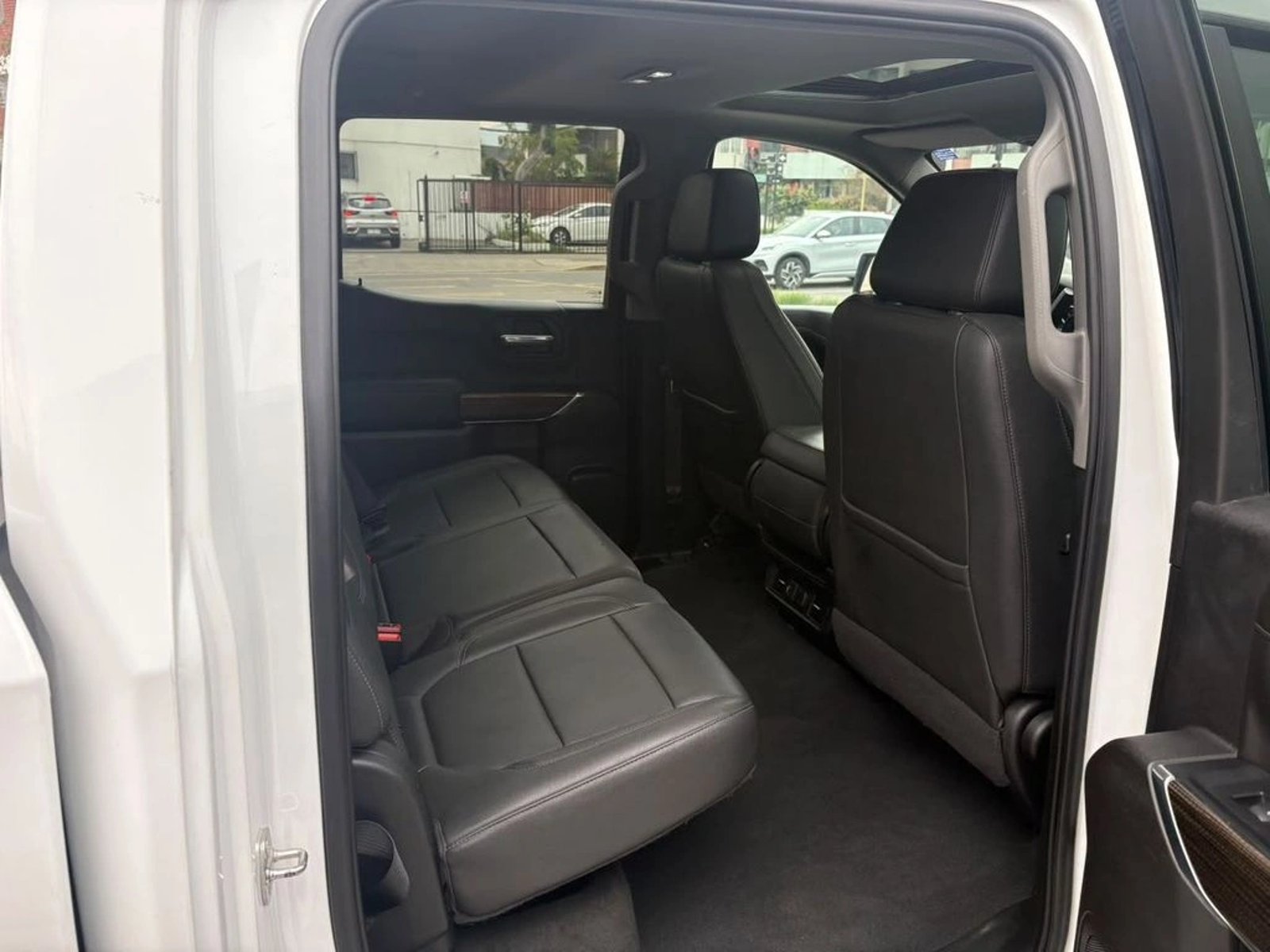 Chevrolet SILVERADO 5.3 LT TRAILBOSS Z71 4X4 AT 4P 2022 - Imagen 10 de 11