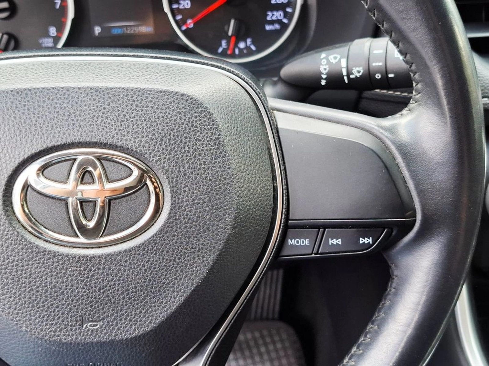 TOYOTA RAV4 2.0 XLE 4X2 AT 5P 2019 - Imagen 20 de 20