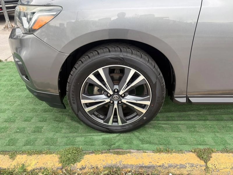 Nissan PATHFINDER 3.5 EXCLUSI CVT AT 4X4 2019 - Imagen 6 de 11
