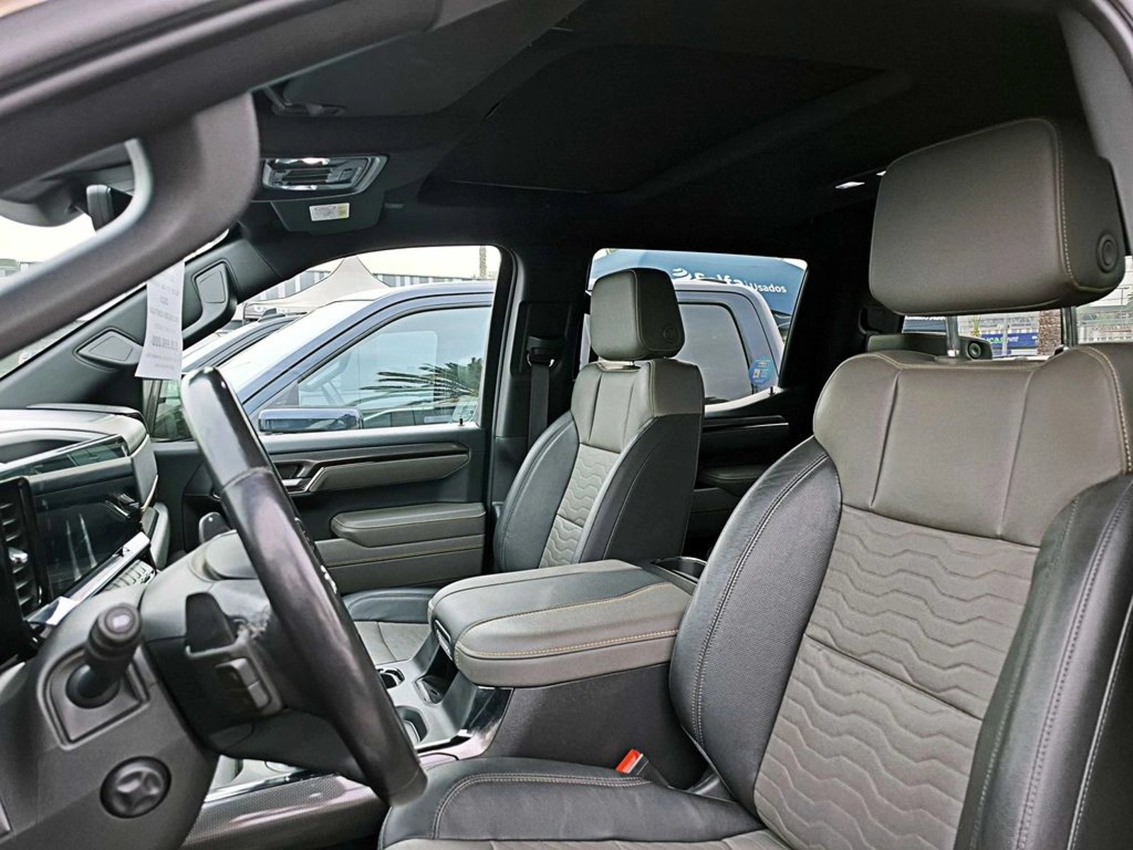 CHEVROLET SILVERADO ZR2 6.2 4X4 AT 2023 - Imagen 13 de 20