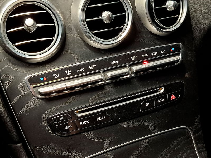 Mercedes-Benz 220 2.1 D DIESEL 4WD AT 5P 2020 - Imagen 17 de 20