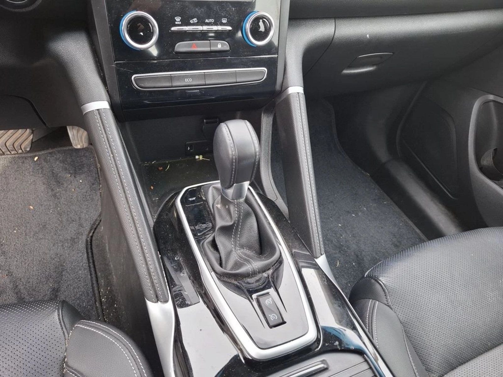 Renault KOLEOS 2.5 ZEN 2WD AT 5P 2023 - Imagen 16 de 20
