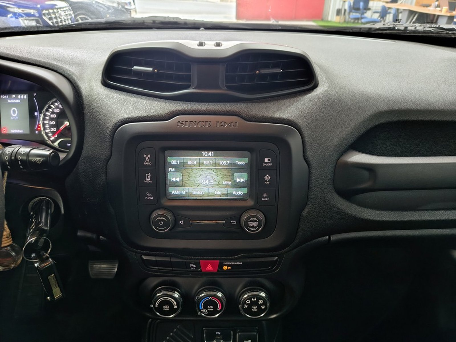 JEEP RENEGADE 1.8 SPORT LX 2018 - Imagen 17 de 20