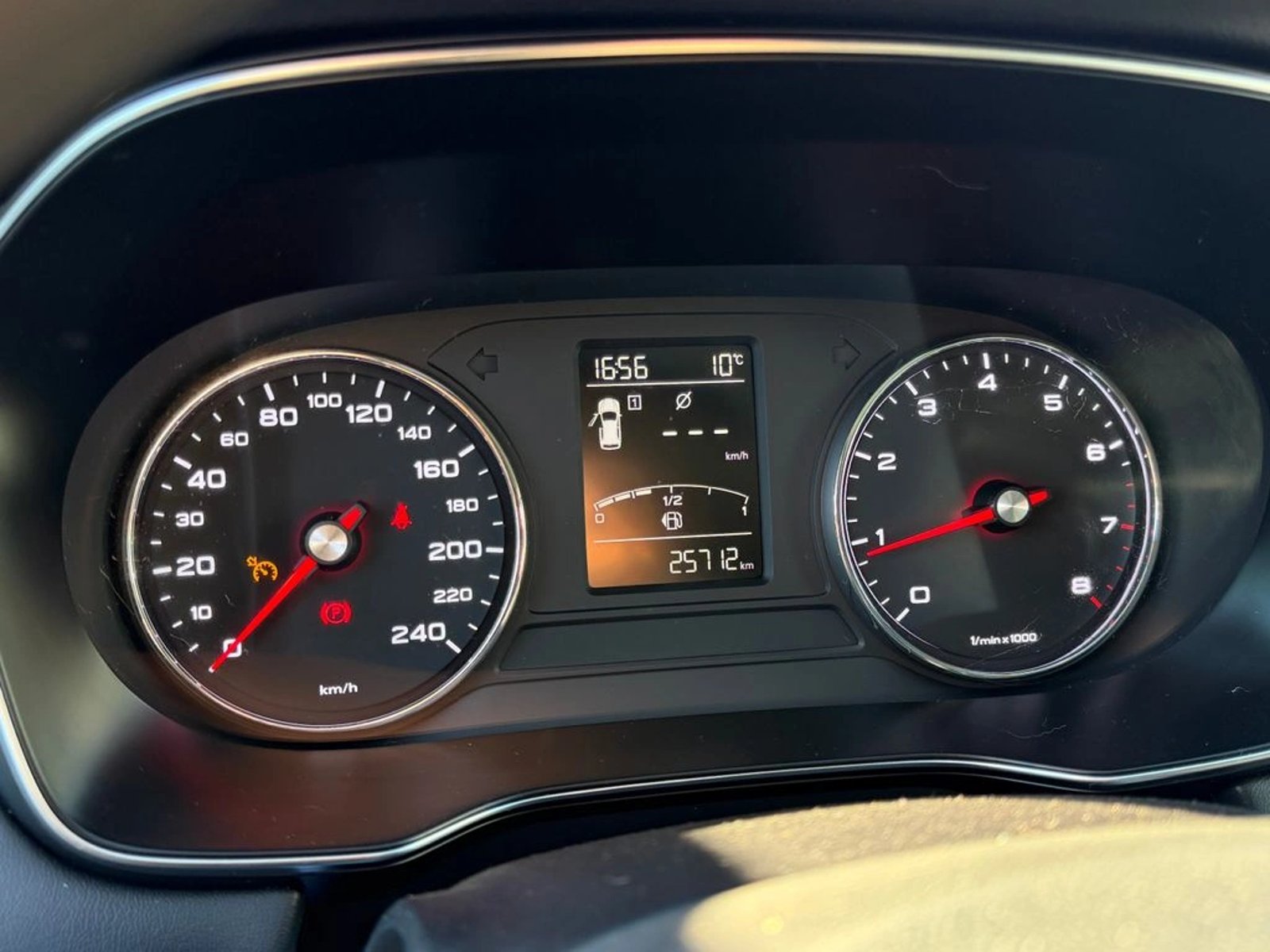 MG RX5 RX5 MT 2024 - Imagen 8 de 11