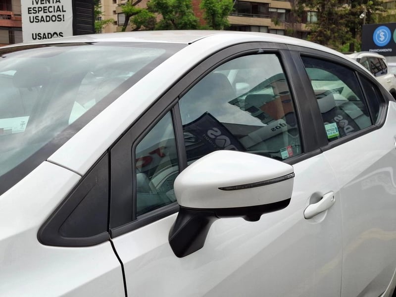 Nissan VERSA 1.6 EXCLUSIVE CVT 2022 - Imagen 4 de 20