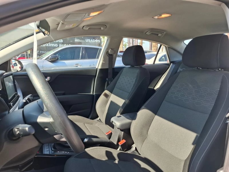 Kia RIO 4 1.4 EX FULL AT 2022 - Imagen 11 de 19