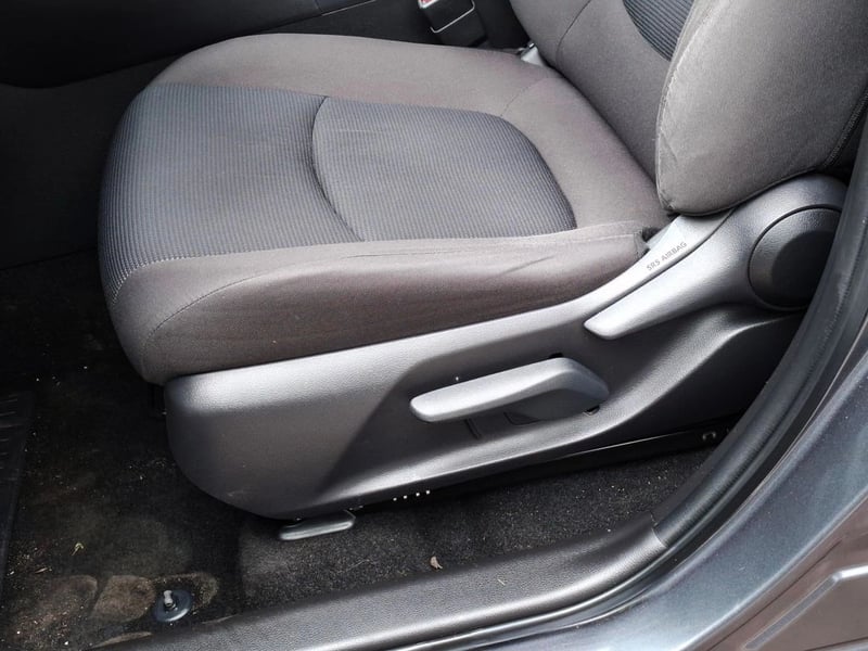 Toyota RAV4 2.0 LE AUT 2021 - Imagen 13 de 20
