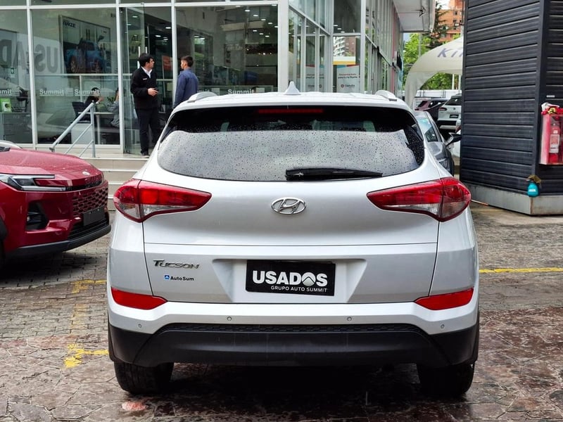 Hyundai TUCSON 2.0 PLUS 2WD AT 5P 2018 - Imagen 8 de 20