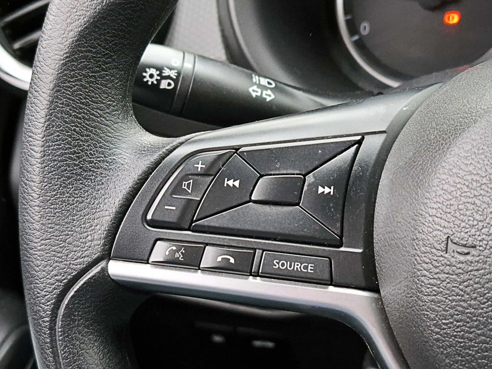 NISSAN KICKS 1.6 ADVANCE 4X2 MT 5P 2022 - Imagen 13 de 16