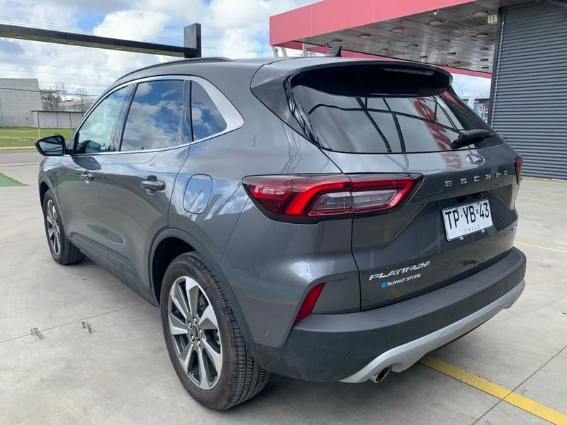 Ford ESCAPE 2.0 PLATINUM AT 4X4 2024 - Imagen 4 de 10