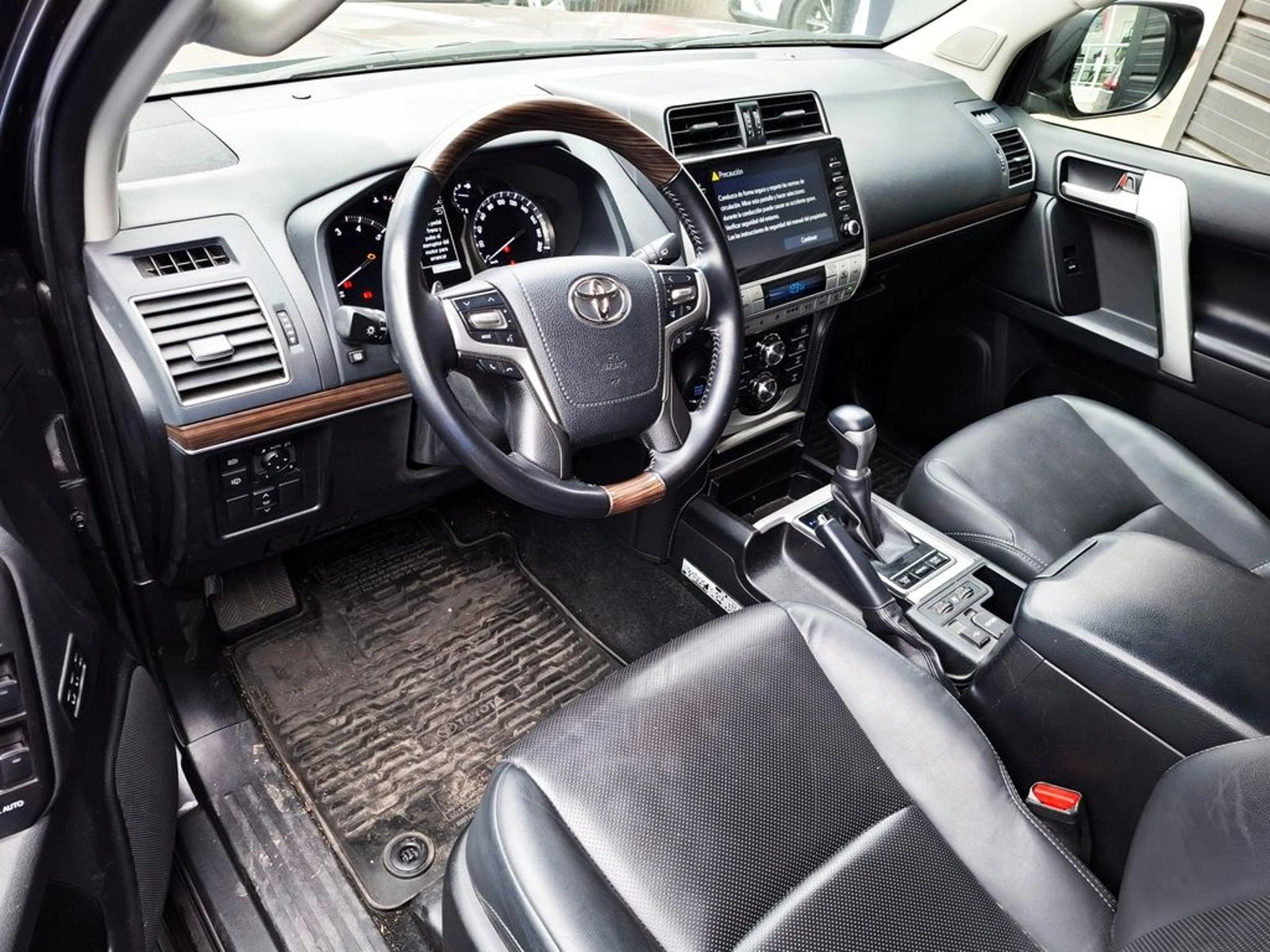 TOYOTA LAND CRUISER PRADO 4.0 PRADO VXL 4X4 AT 5P 2022 - Imagen 14 de 20