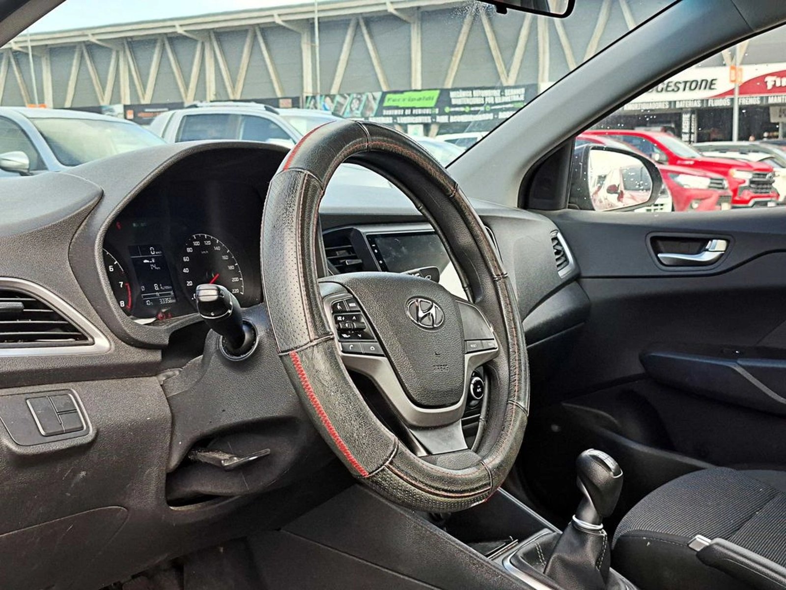 Hyundai ACCENT 1.4 4X2 MT 4P 2022 - Imagen 8 de 9