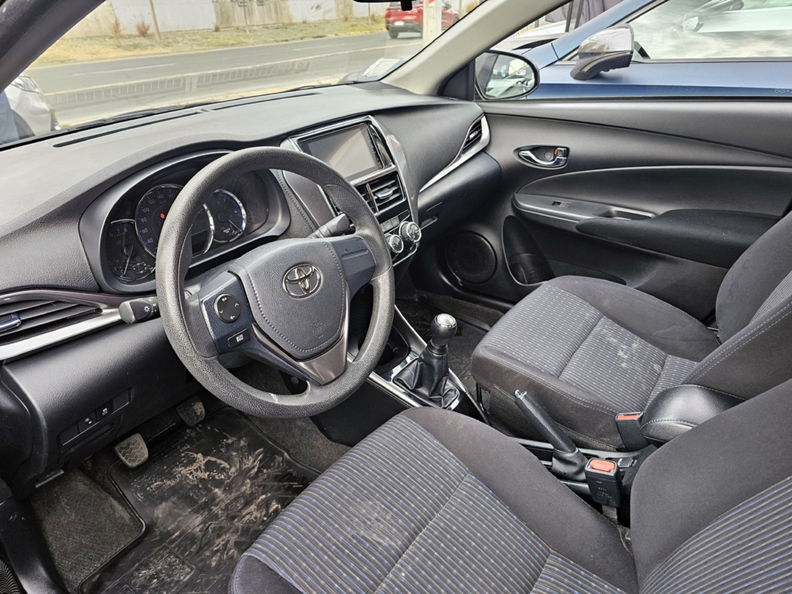 Toyota YARIS SEDAN 1.5 GLI C 4X2 MT 4P 2022 - Imagen 14 de 20