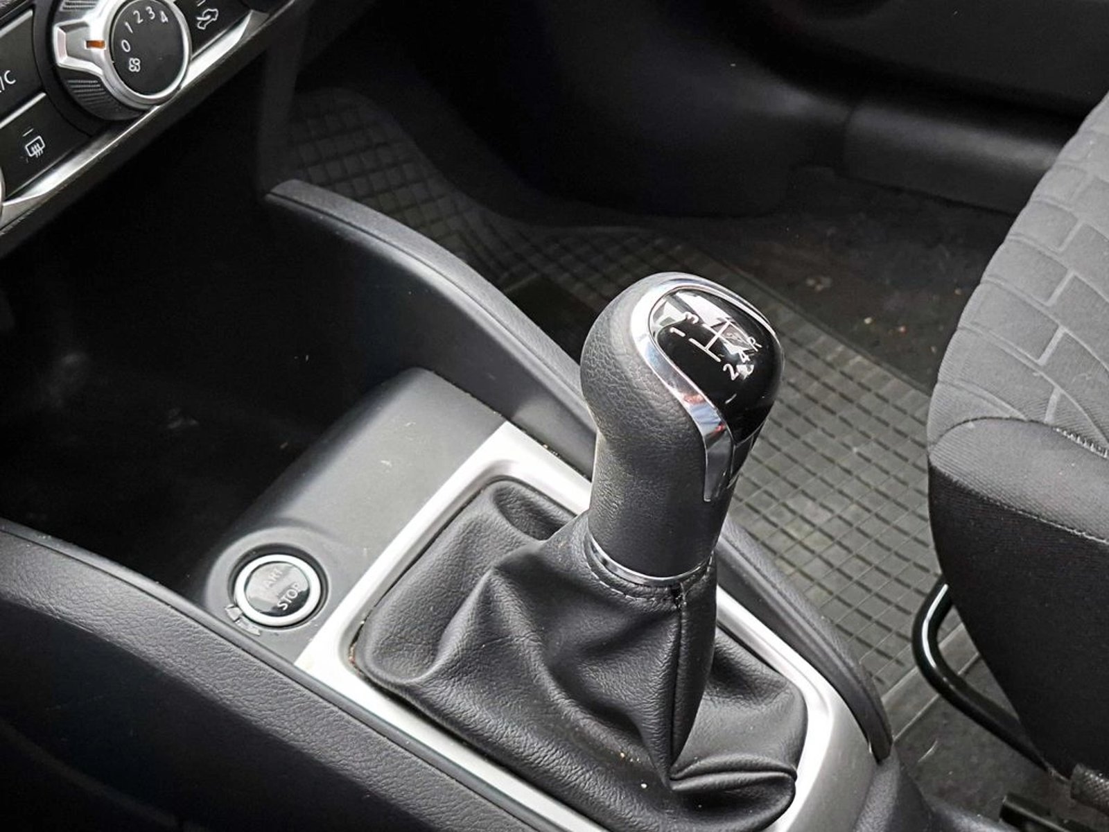 NISSAN KICKS 1.6 ADVANCE 4X2 MT 5P 2022 - Imagen 16 de 16