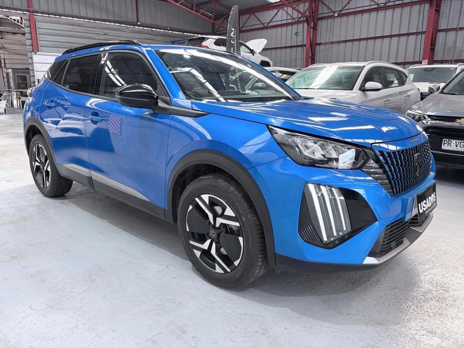Peugeot 2008 1.5 ALLURE PACK BLUEHDI 130 DIESEL 4X2 AT 5P 2024 - Foto 4 de 15