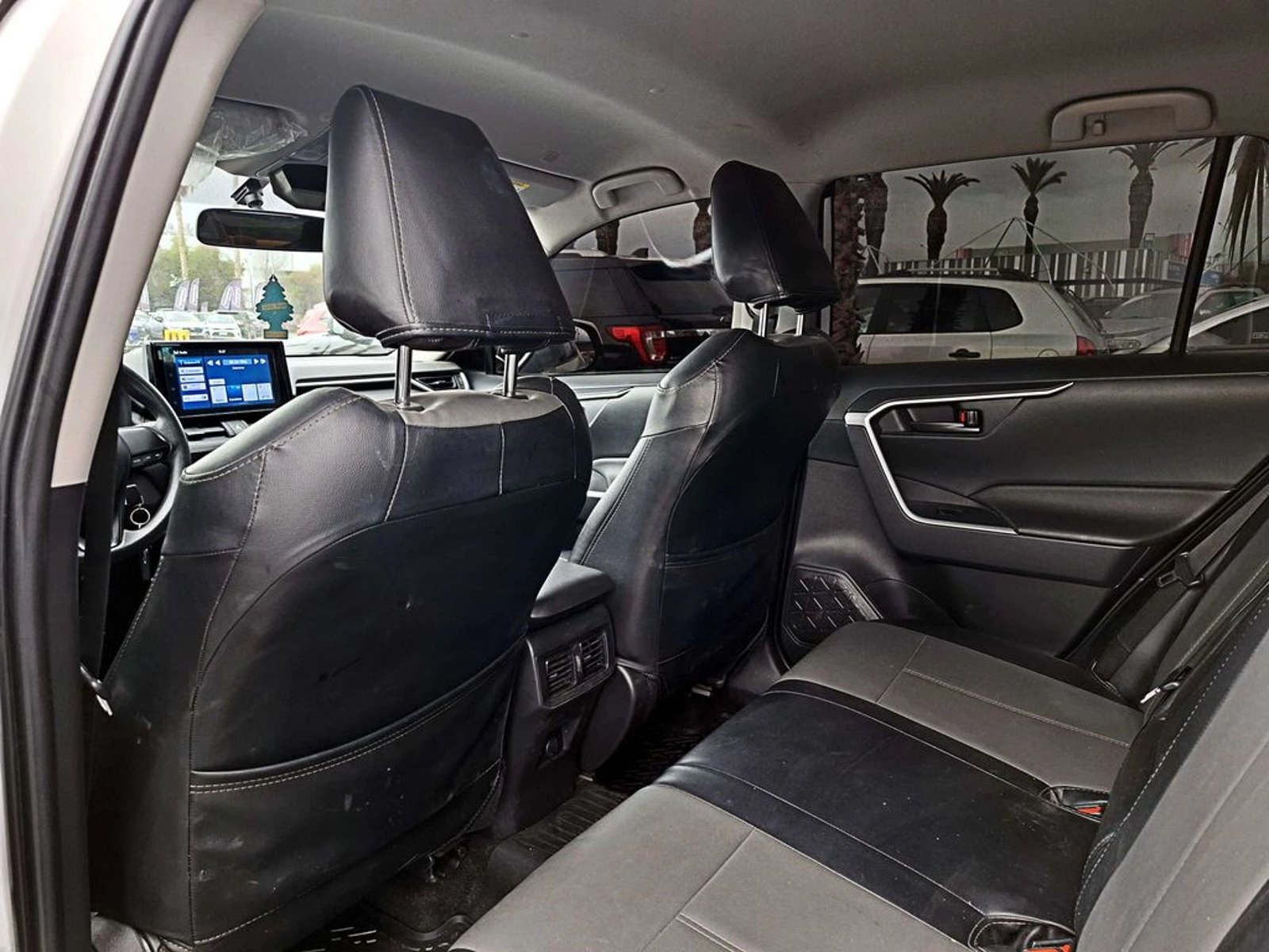 Toyota RAV4 2.0 LE 4X2 CVT AT 5P 2024 - Imagen 9 de 15
