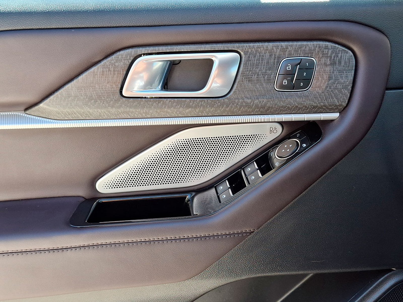 FORD EXPLORER 2.3 ECOBOOST PLATINUM 4WD 2025 - Imagen 20 de 20