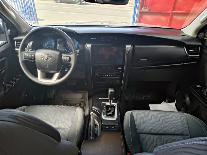 Toyota FORTUNER 2.7 SR5 AT 2025 - Imagen 17 de 20