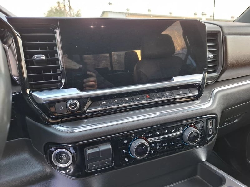 Chevrolet SILVERADO 3.0 CC HC AT 4X4 2024 - Imagen 19 de 20